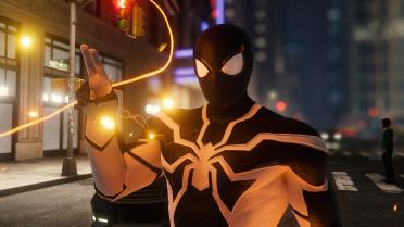 Future Foundation Muscular Stronger_Black suit_Black frame_001